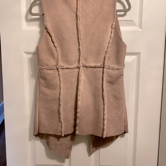 Powder/Dusty Pink faux-shearling waterfall vest - Picture 8 of 8